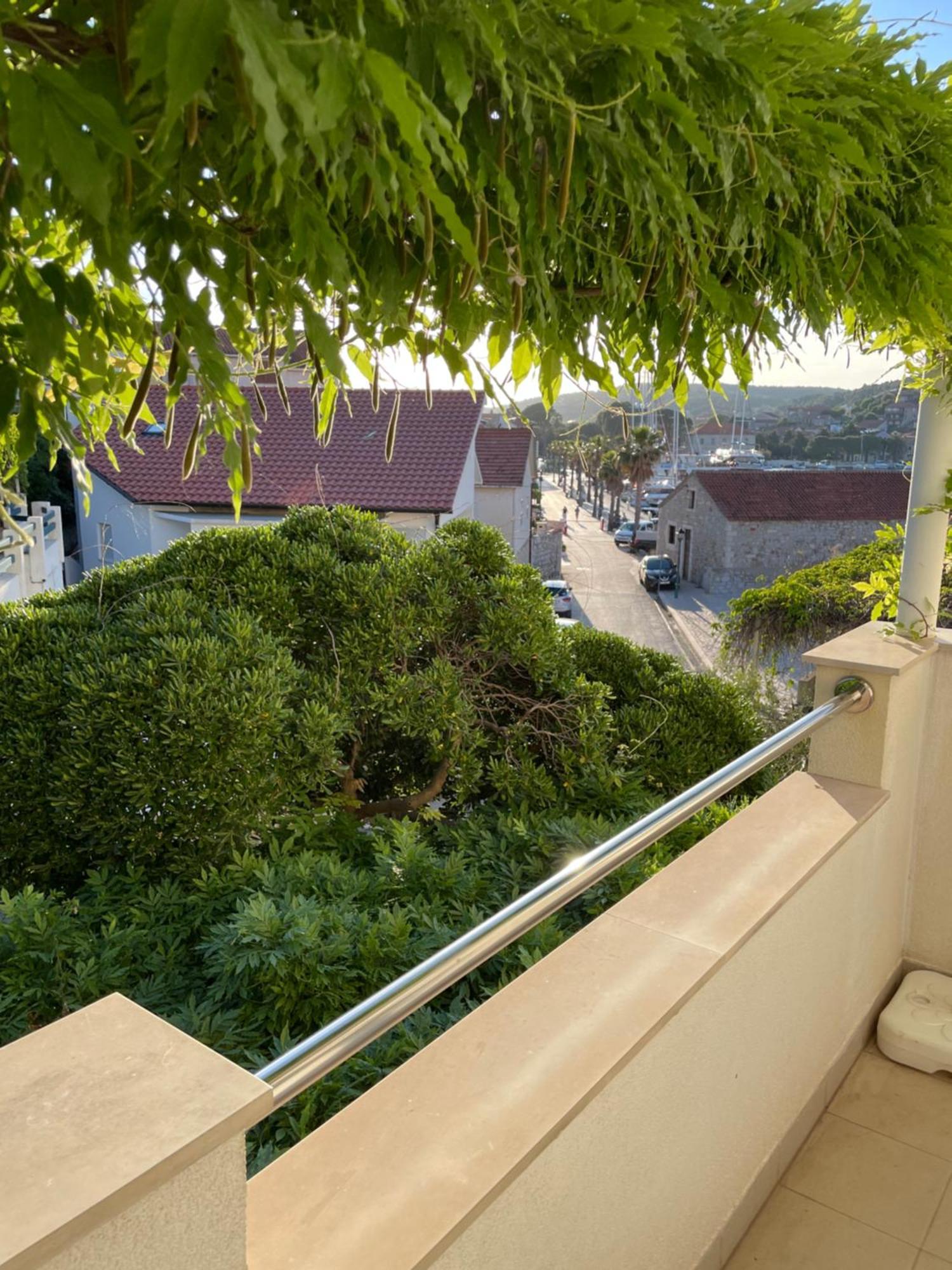Apartmani Isabella - Ilda Radonic 耶尔萨 外观 照片