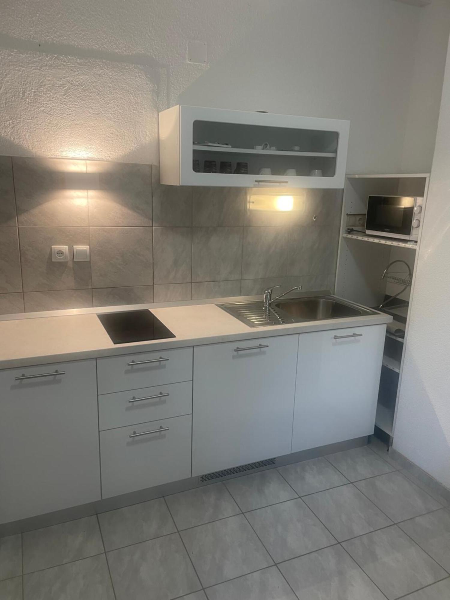 Apartmani Isabella - Ilda Radonic 耶尔萨 外观 照片