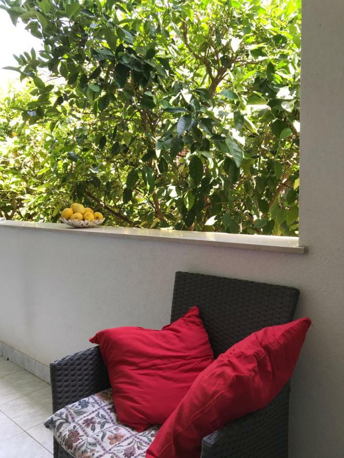 Apartmani Isabella - Ilda Radonic 耶尔萨 外观 照片