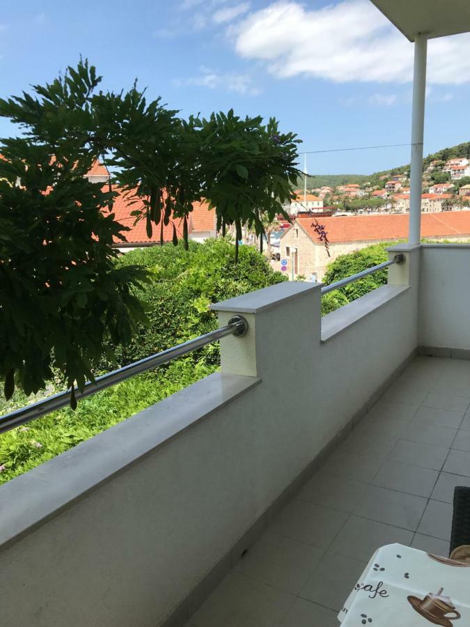 Apartmani Isabella - Ilda Radonic 耶尔萨 外观 照片