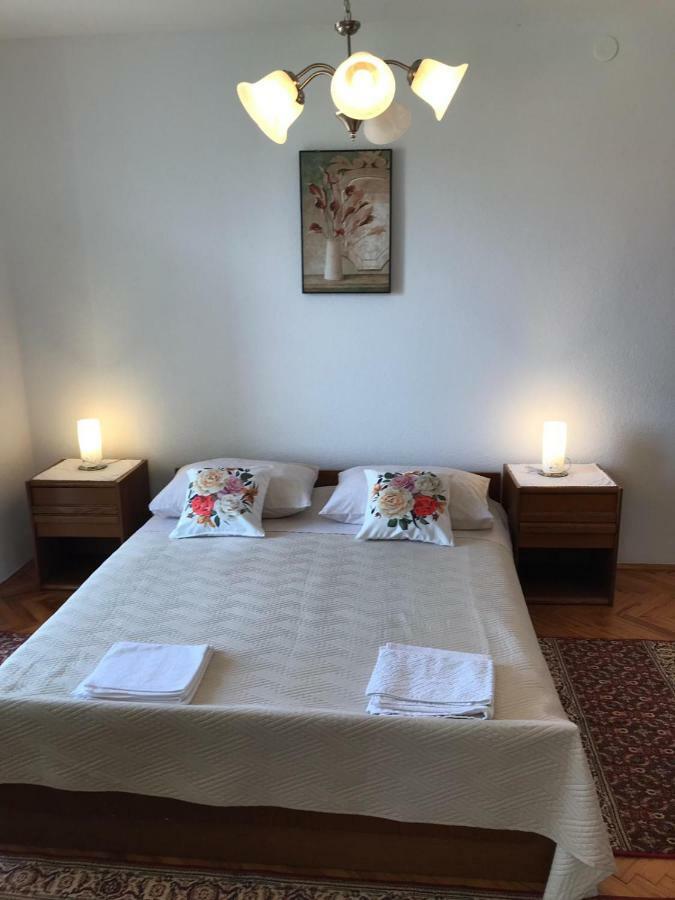 Apartmani Isabella - Ilda Radonic 耶尔萨 外观 照片