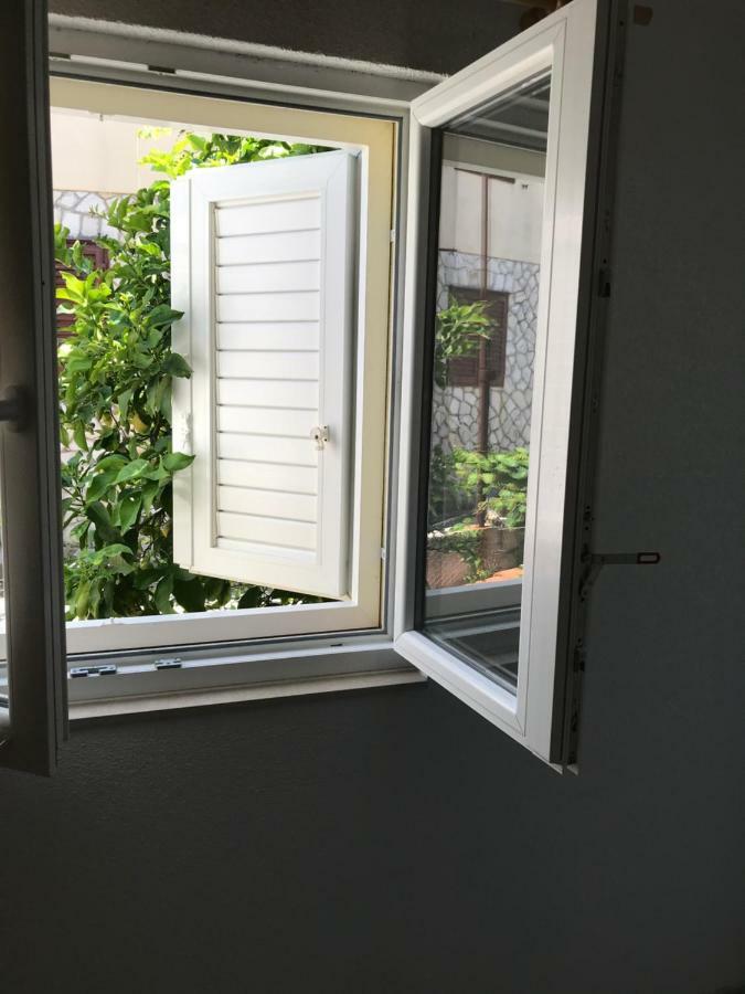 Apartmani Isabella - Ilda Radonic 耶尔萨 外观 照片